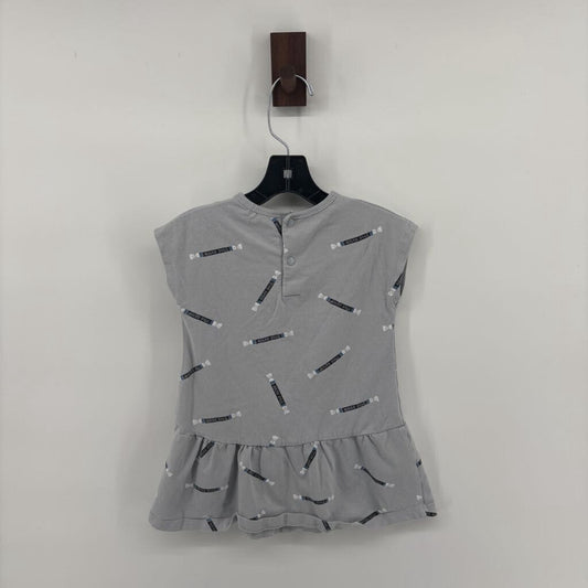 sleeveless dress