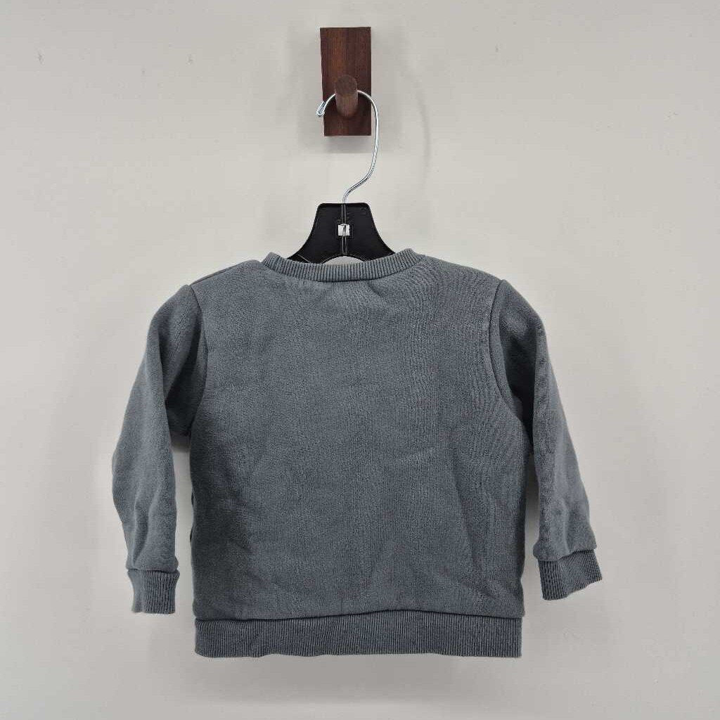 crew neck sweater with pocket