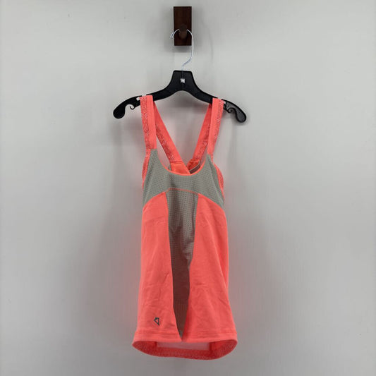 Pattern Down Middle. Grey Mesh.