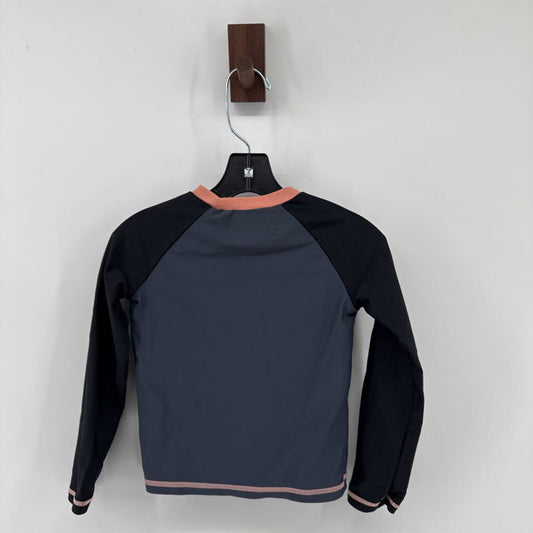 Wave maker rash guard