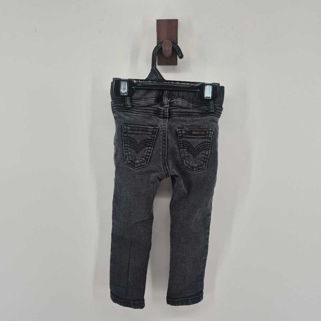 distressed skinny jean