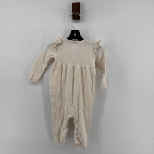 3 button, shoulder ruffle