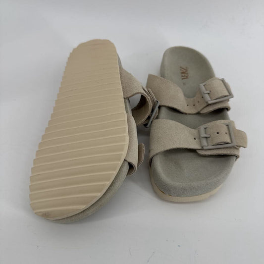 Leather sandals