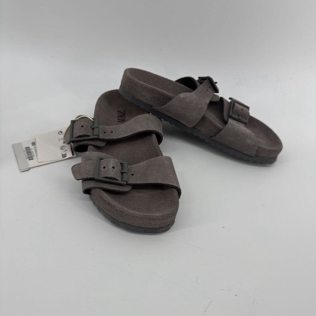 NWT Leather sandals