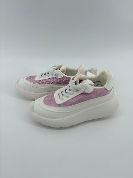 *LR* slip on, pink details