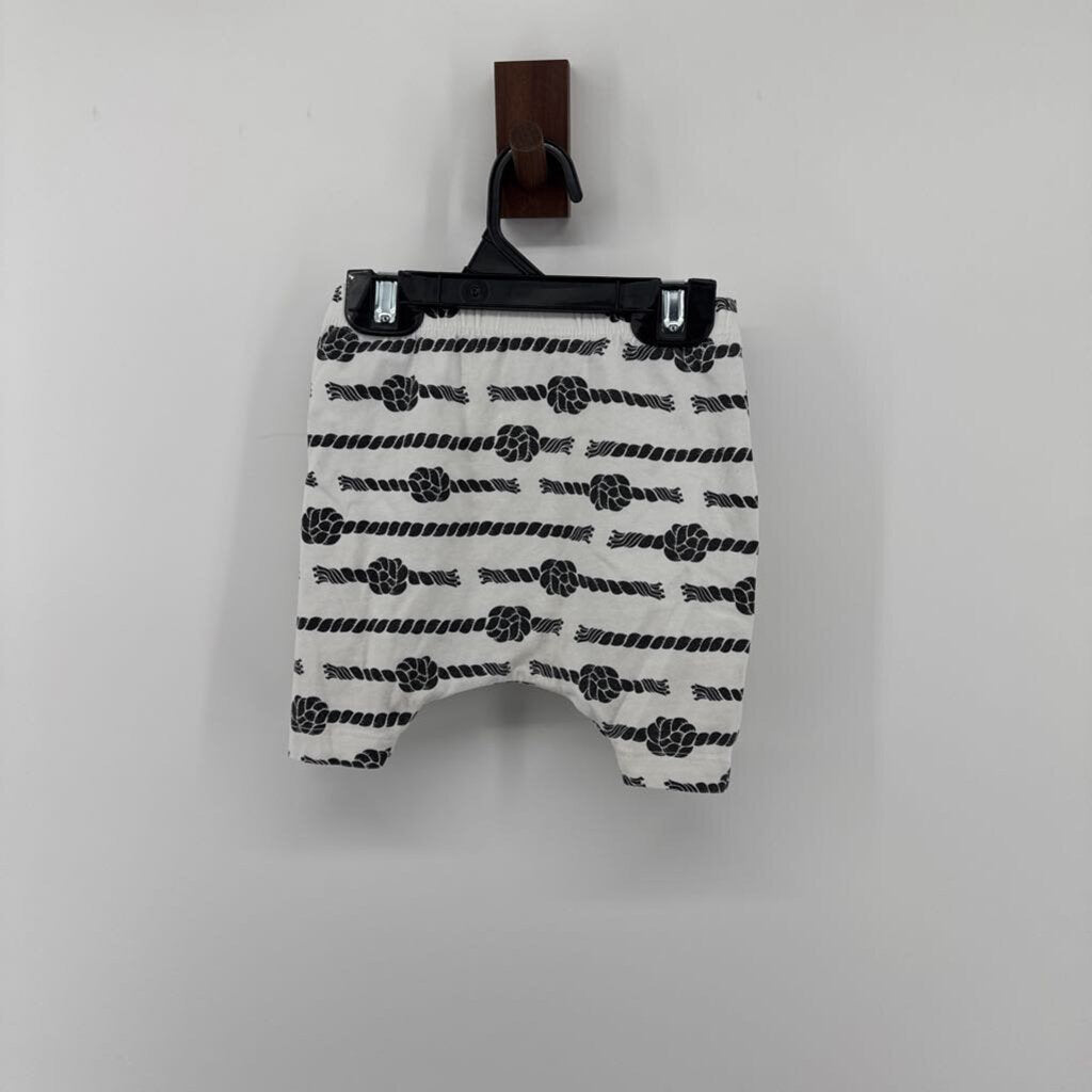 sleeveless shirt & shorts