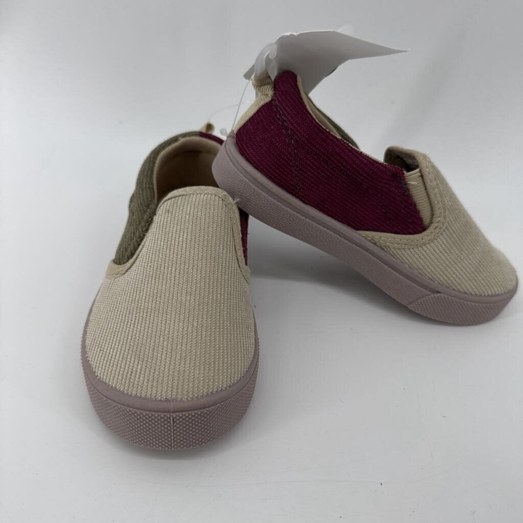 Tags on, Slip on ribbed