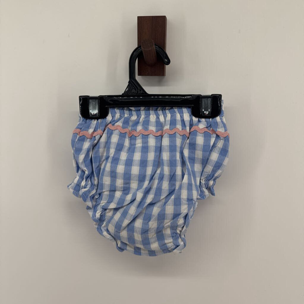 Gingham comes with diaper cover
