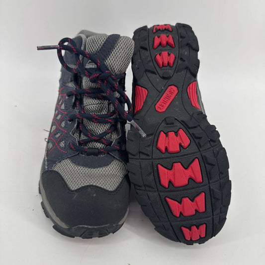 Lace up hiking boot