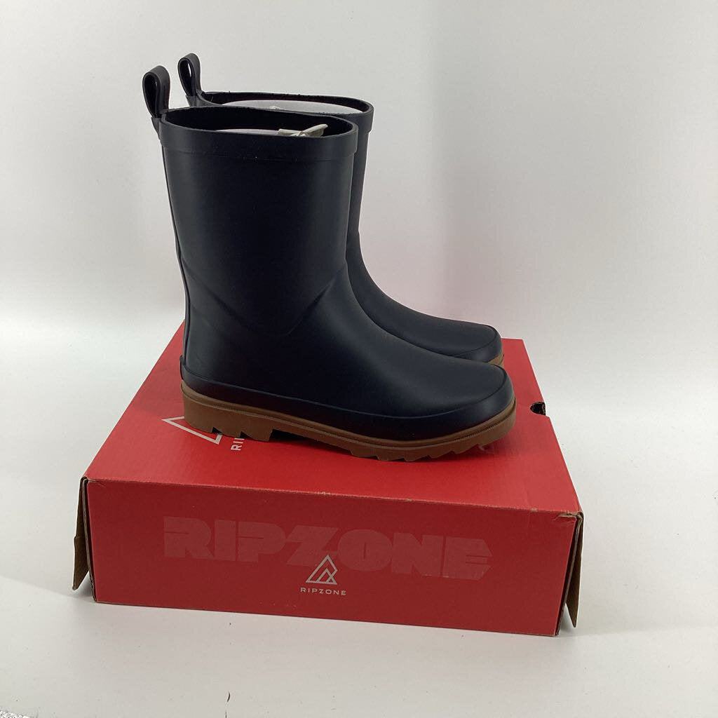 NIB, boots