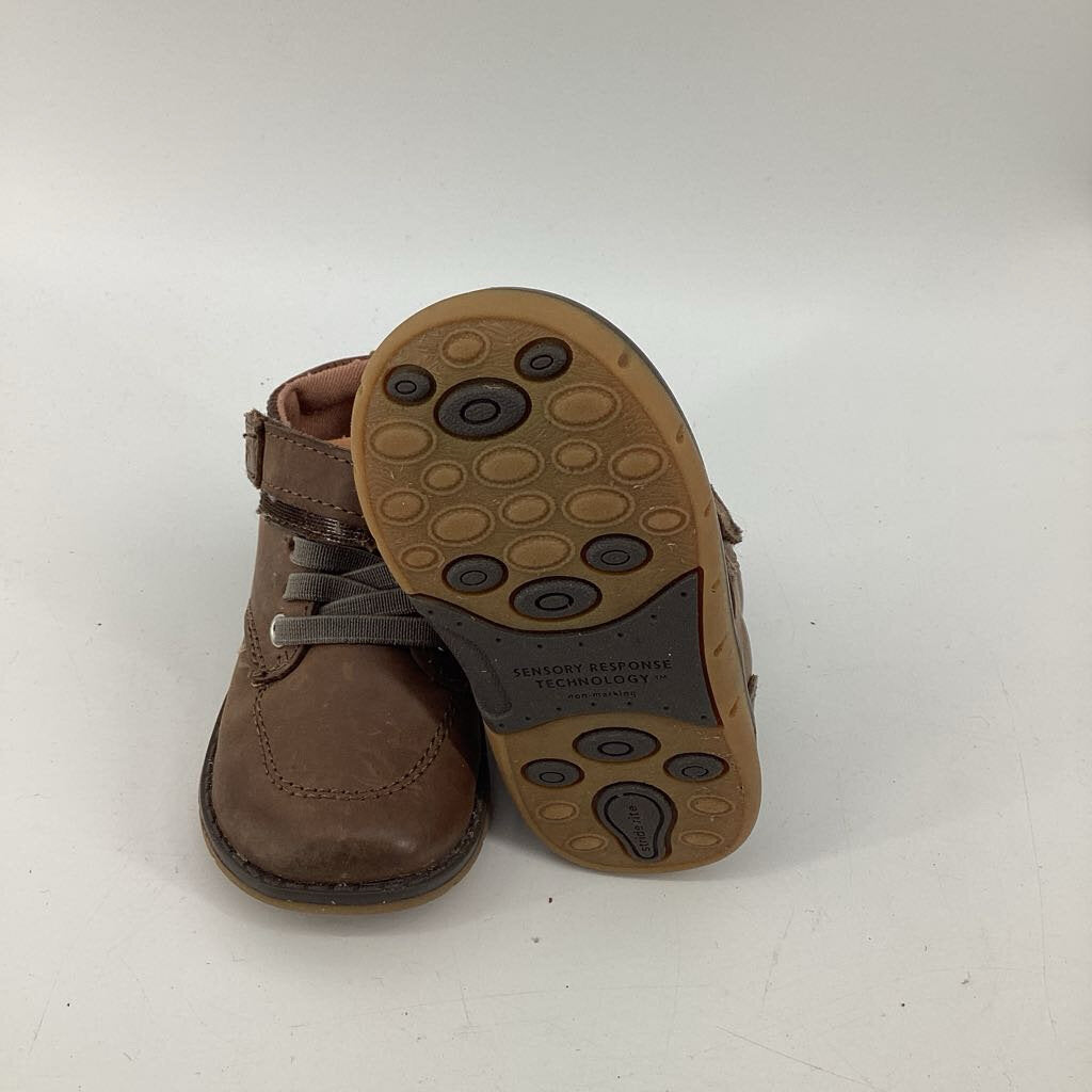 Stride Rite Chelsea Boots