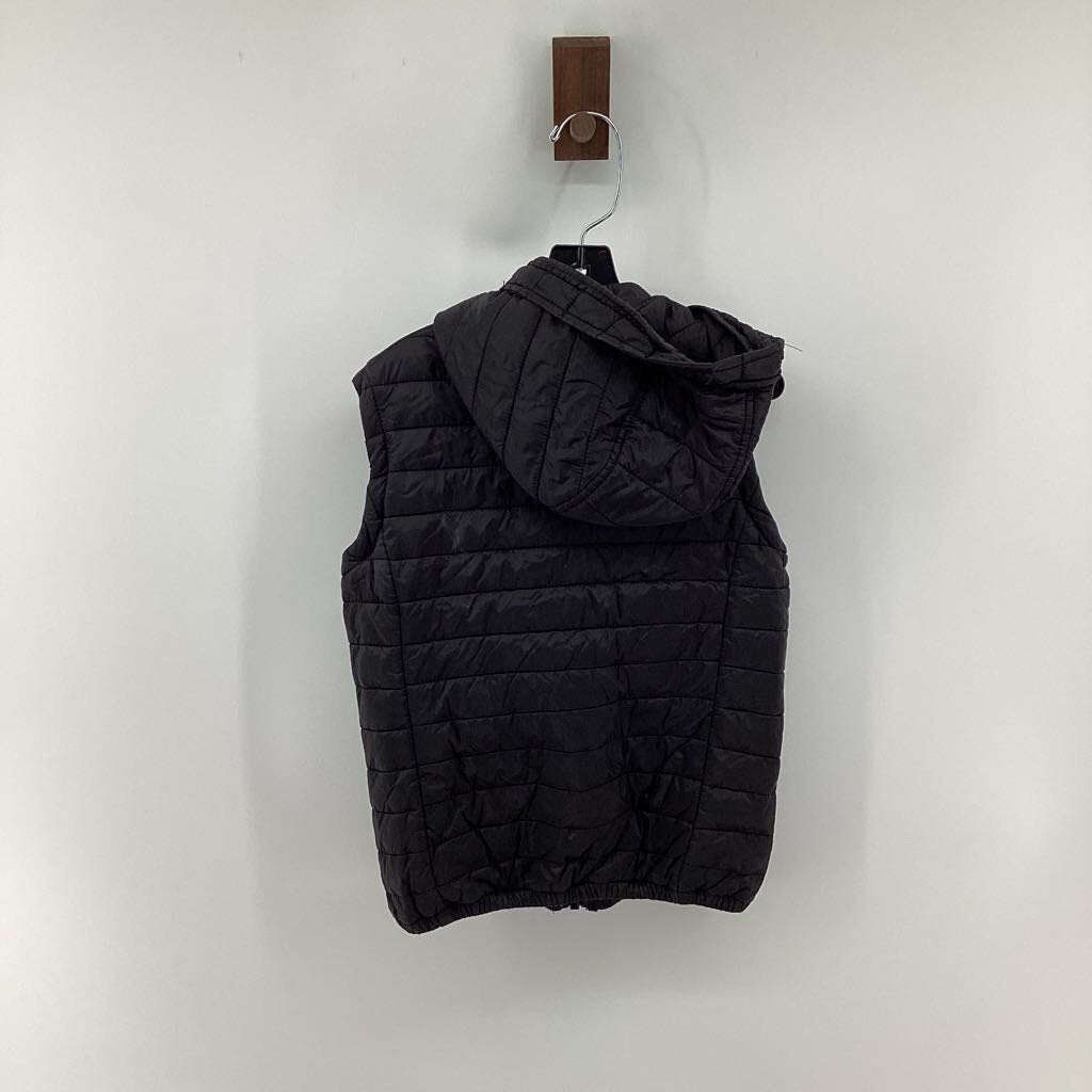 Puffer vest with hood