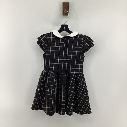 Peter Pan collar, bow, plaid