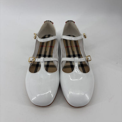 Burberry Round Toe Ballerina
