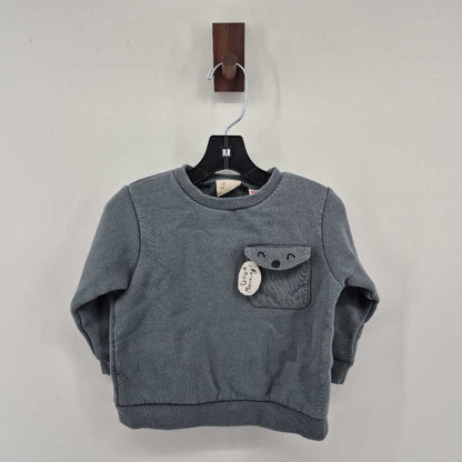 crew neck sweater with pocket