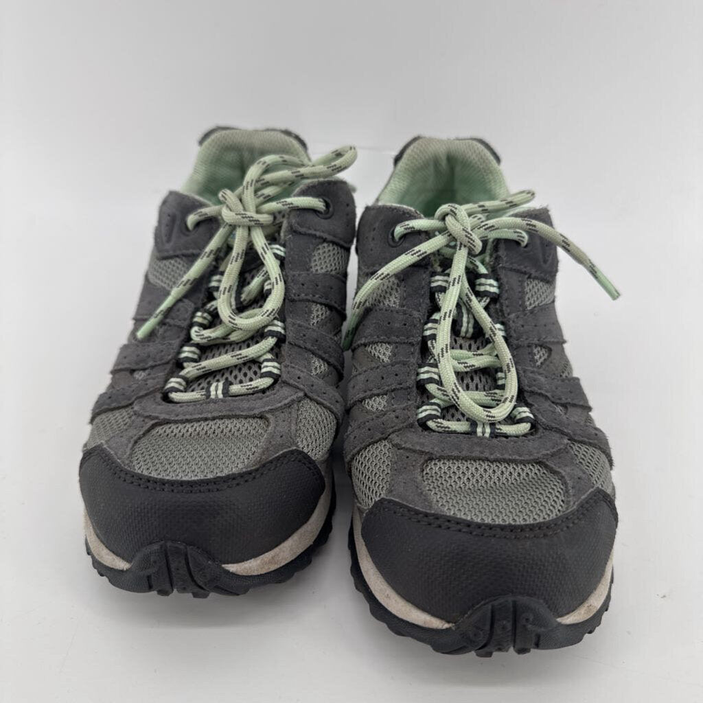 Runners with blue laces