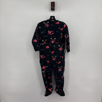 NWT fleece, moose playing hockey retail $40