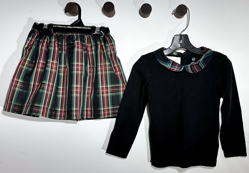 Ribbed long sleeve with plaid skirt