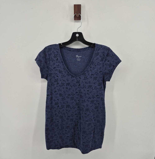 V-neck t-shirt (XS)