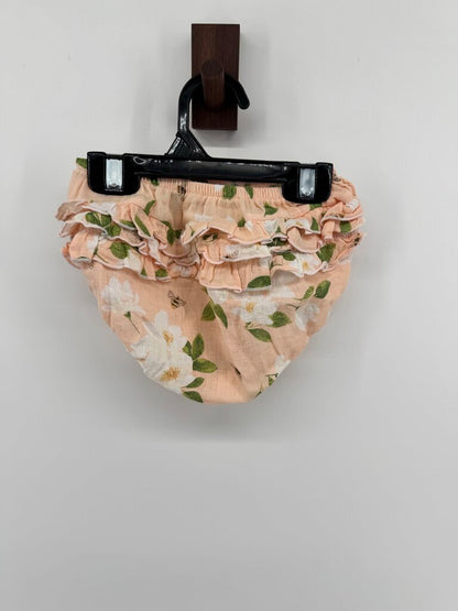 NWT white flowers and bumble bees