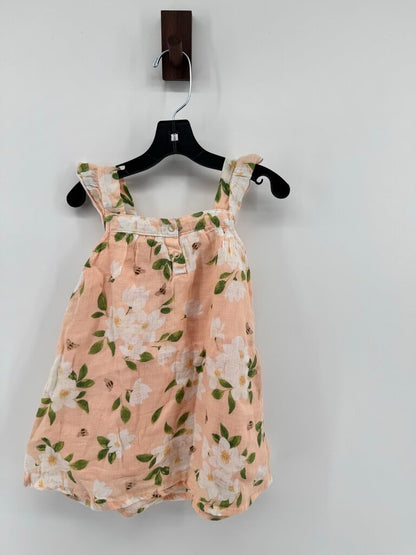 NWT white flowers and bumble bees