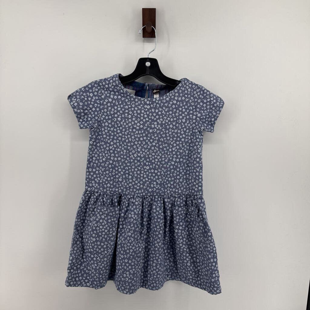 Short sleeve, white flowers