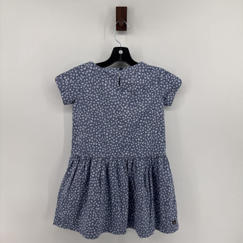 Short sleeve, white flowers