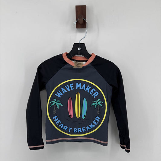 Wave maker rash guard