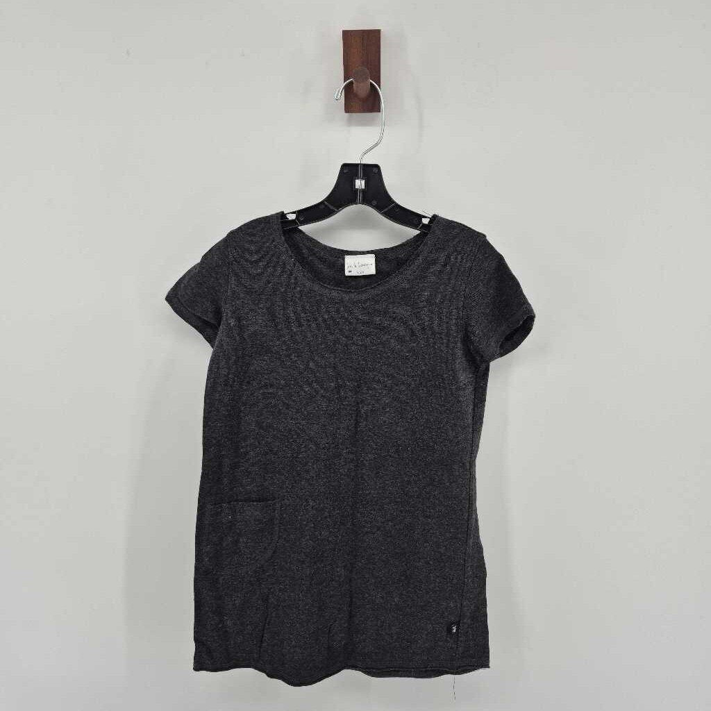 T-Shirt with front pocket