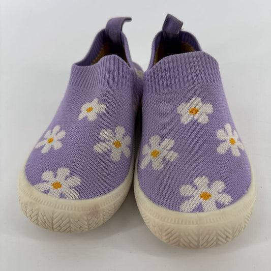Slip on, daisies