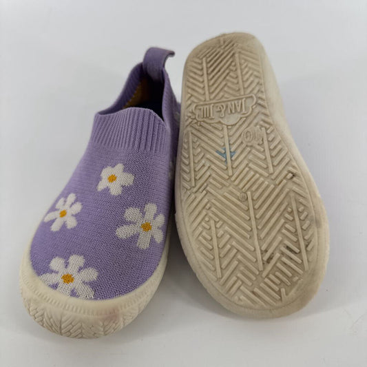 Slip on, daisies