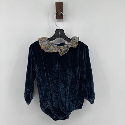 25% silk, Peter Pan collar neck