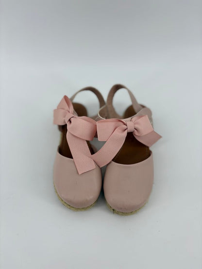 *LR* velcro sandals