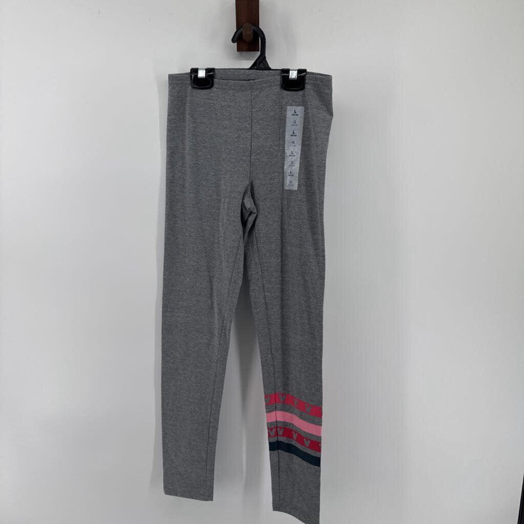 NWT colorful lines in bottom