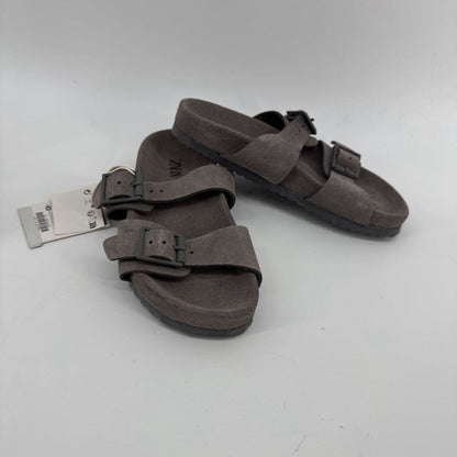 NWT Leather sandals