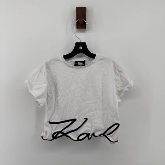 Logo in the bottom