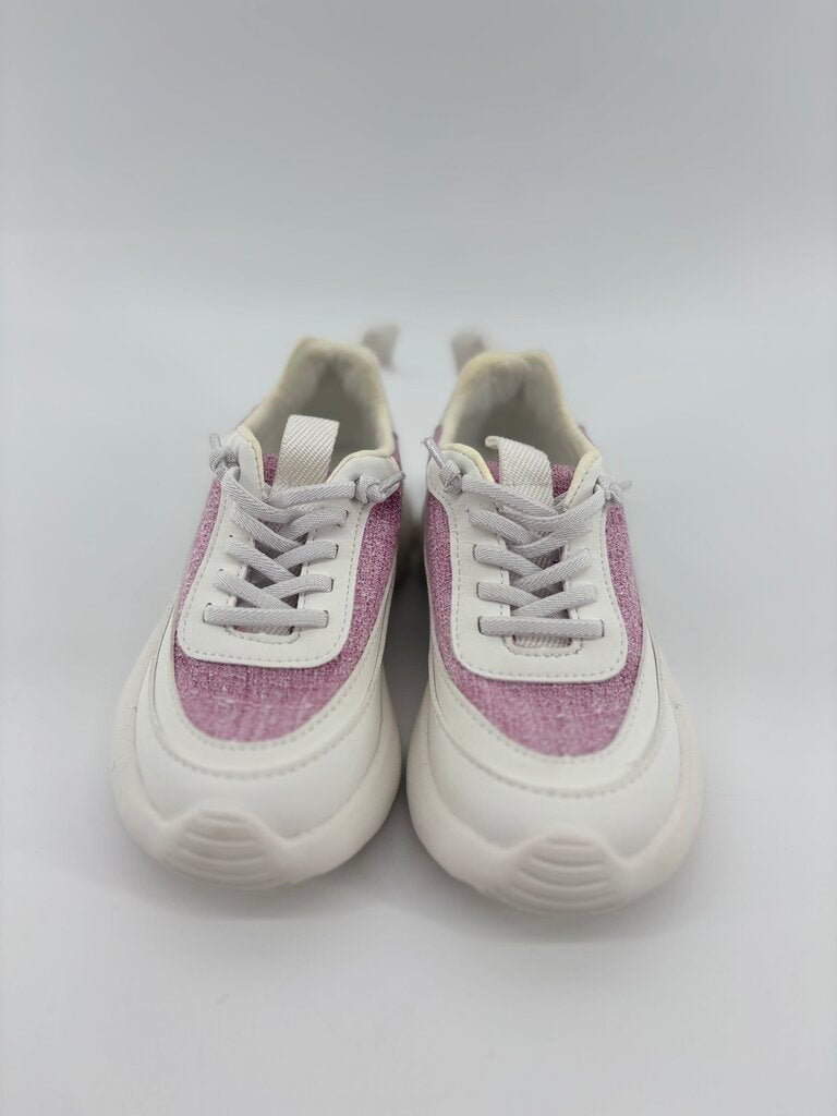 *LR* slip on, pink details