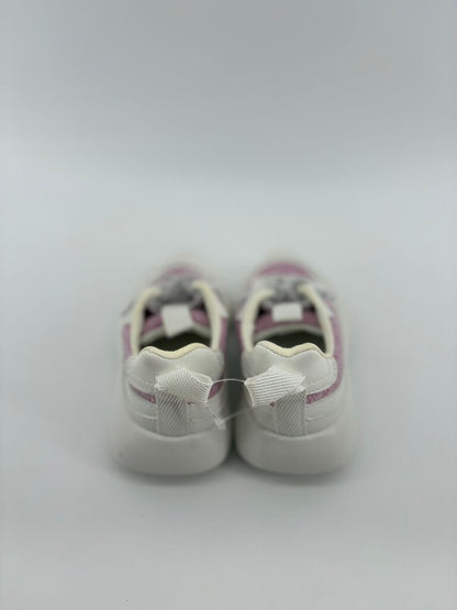 *LR* slip on, pink details
