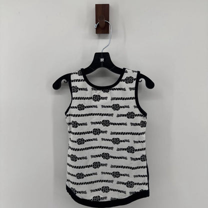 sleeveless shirt & shorts