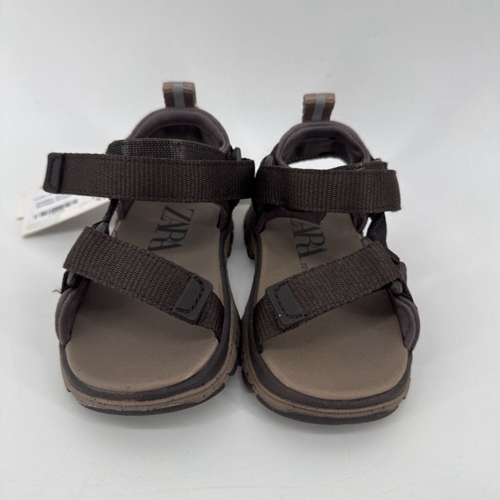 Tags on, Sandals