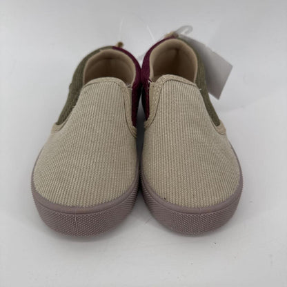 Tags on, Slip on ribbed