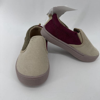Tags on, Slip on ribbed
