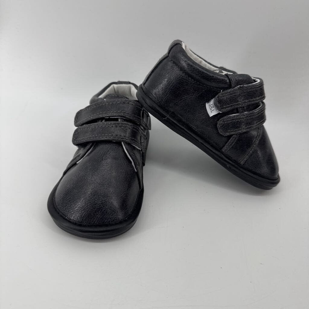 2 velcro strap, high top