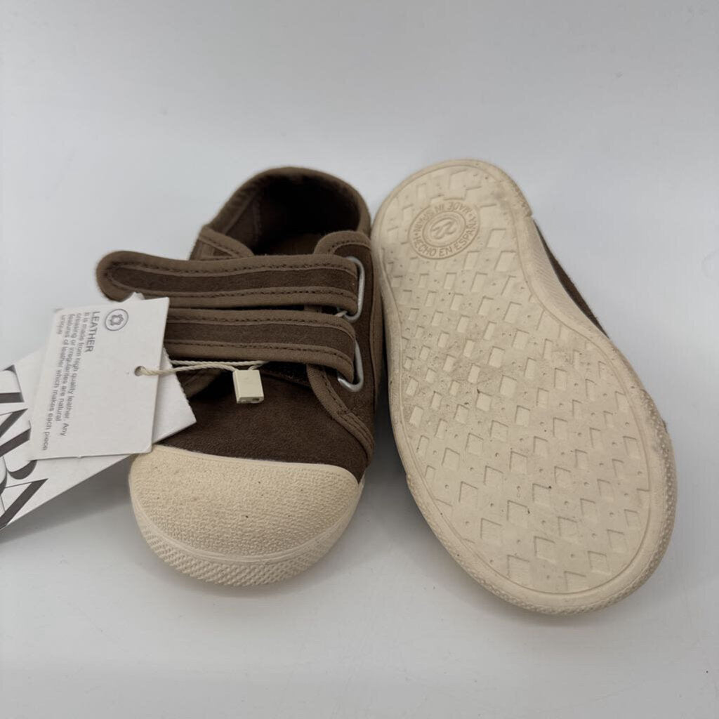 Tags on, 2 velcro strap