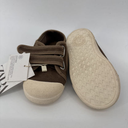 Tags on, 2 velcro strap