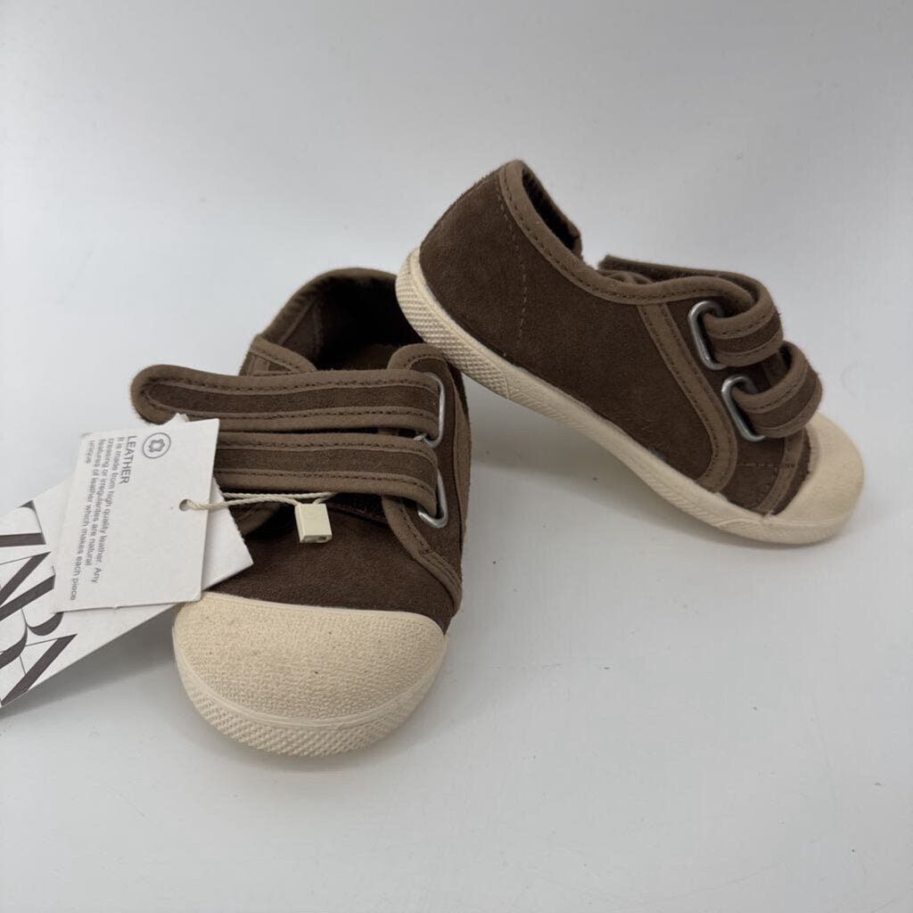 Tags on, 2 velcro strap