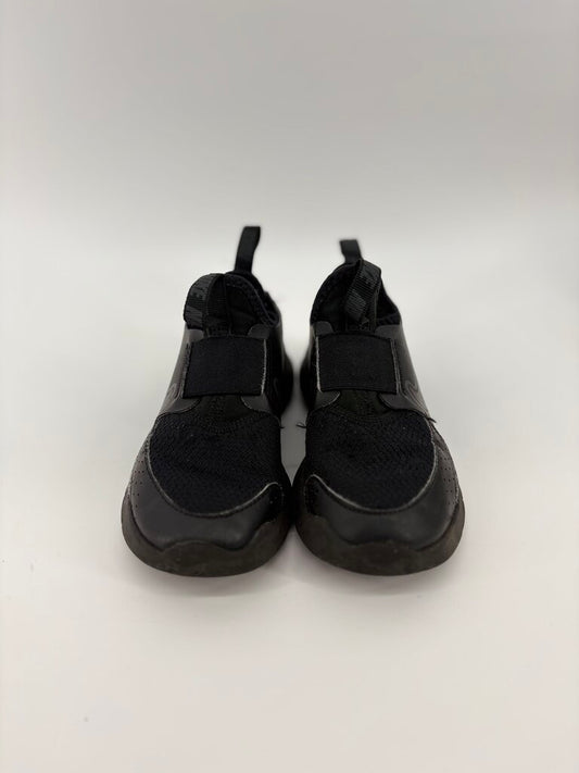*LR* slip on runners