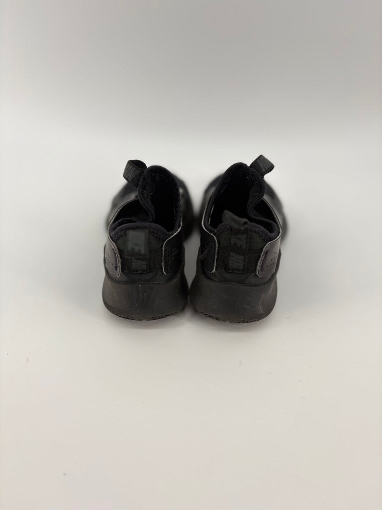 *LR* slip on runners