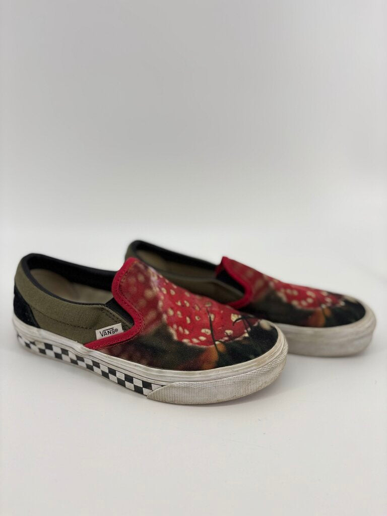 Mushroom slip on