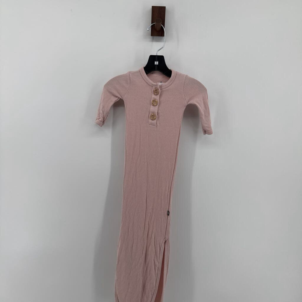 Ribbed, comes with hat